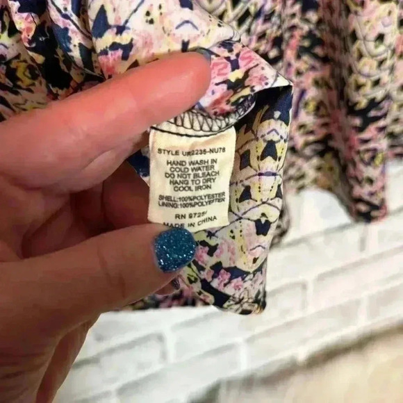 One Clothing V neck dress for summer size Small multi color excellent condition - Picture 5 of 6